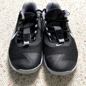 Mike Mens Metcon Sneaker